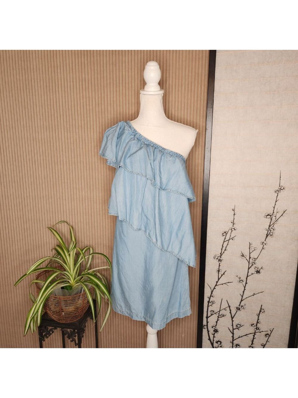 Women's Chelsea28 Blue Off Shoulder Ruffle Dress Size XS denim chambray layered